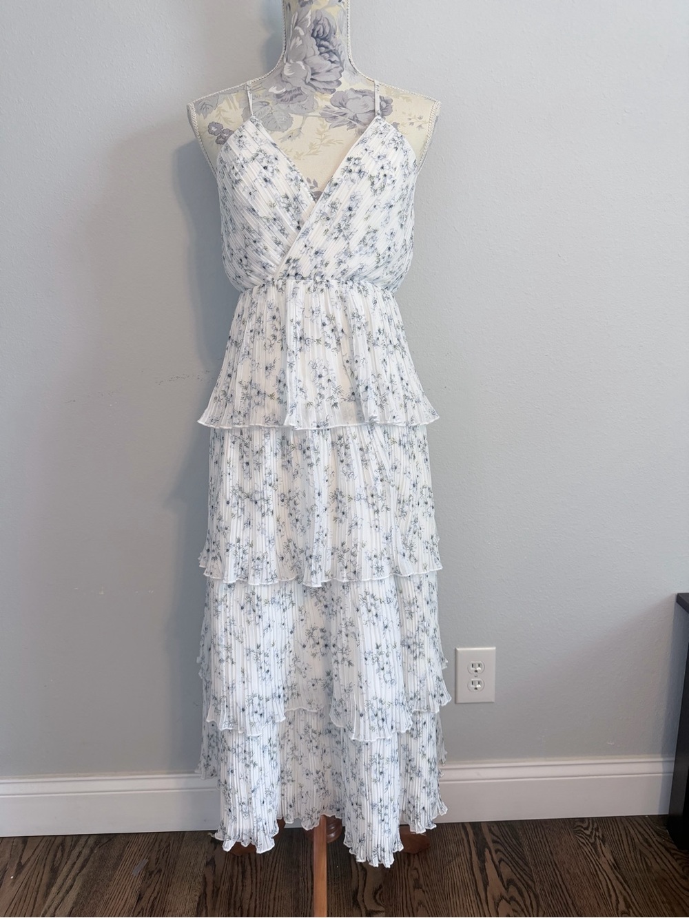 LULUS Petal Party White Blue Floral Pleated Tiered Midi Dress XL Cottagecore